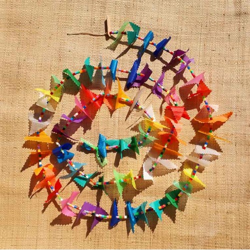 Guirlande tissu de spinnaker et perles multicolores n°3