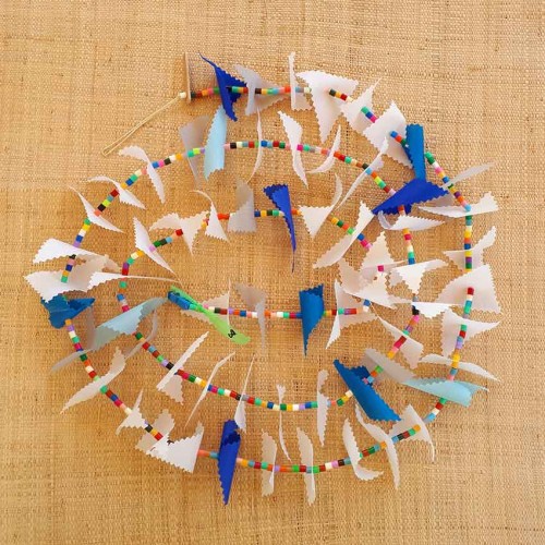 Guirlande tissu de spinnaker et perles multicolores n&deg;8