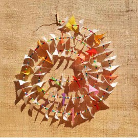 Guirlande tissu de spinnaker et perles multicolores n°13