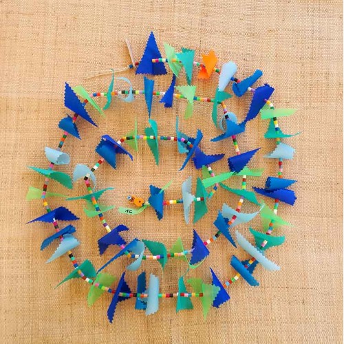 Guirlande tissu de spinnaker et perles multicolores n&deg;16