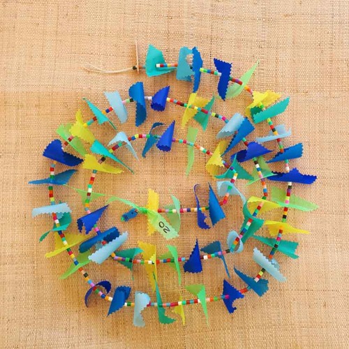 Guirlande tissu de spinnaker et perles multicolores n&deg;20