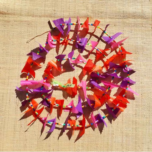 Guirlande tissu de spinnaker et perles multicolores n&deg;23