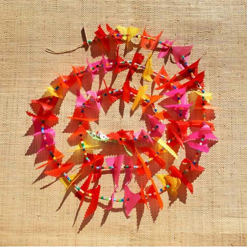 Guirlande tissu de spinnaker et perles multicolores n°33