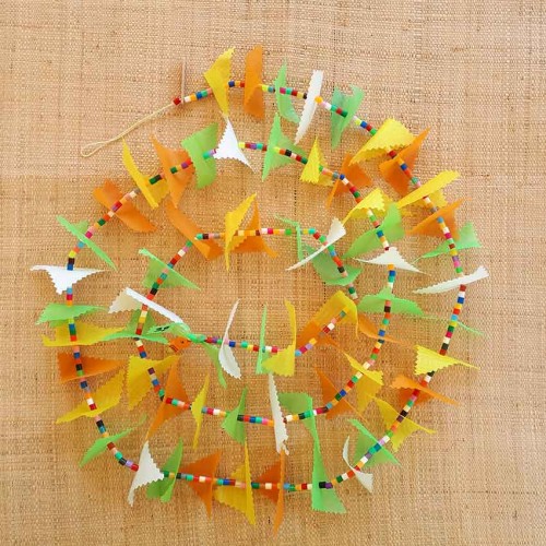 Guirlande tissu de spinnaker et perles multicolores n&deg;38