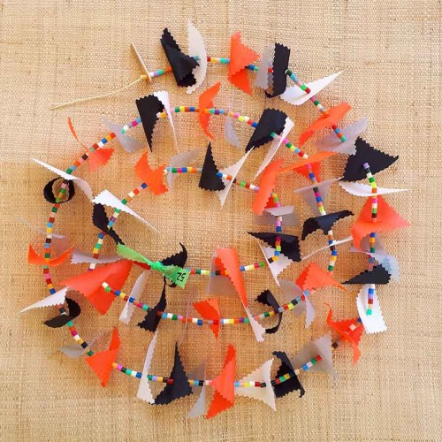 Guirlande tissu de spinnaker et perles multicolores n&deg;52