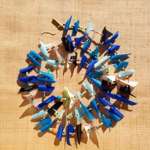 Guirlande tissu de spinnaker et perles multicolores n&deg;7