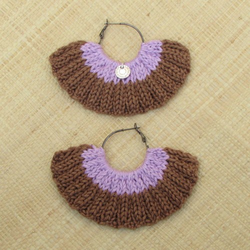 Boucles d'oreilles &eacute;ventail noisette et mauve anglais