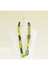 Collier chaîne, anneaux crochetés, jaunes et verts