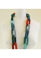 Collier chaîne, anneaux crochetés, aquamarine, vert, turquoise et orange
